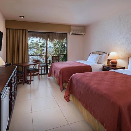 Camino Real Tikal‎ Hotel El Remate Kültér fotó