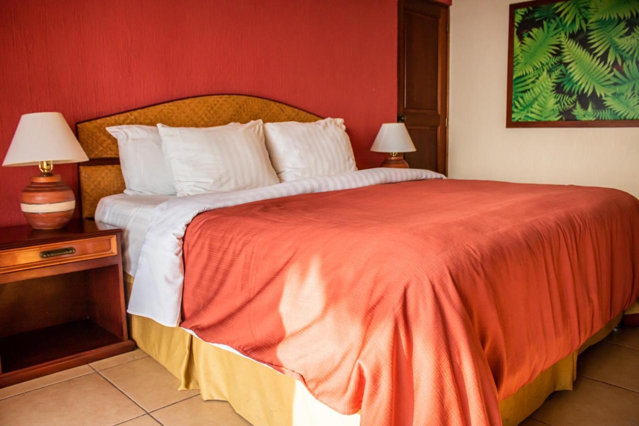 Camino Real Tikal‎ Hotel El Remate Kültér fotó
