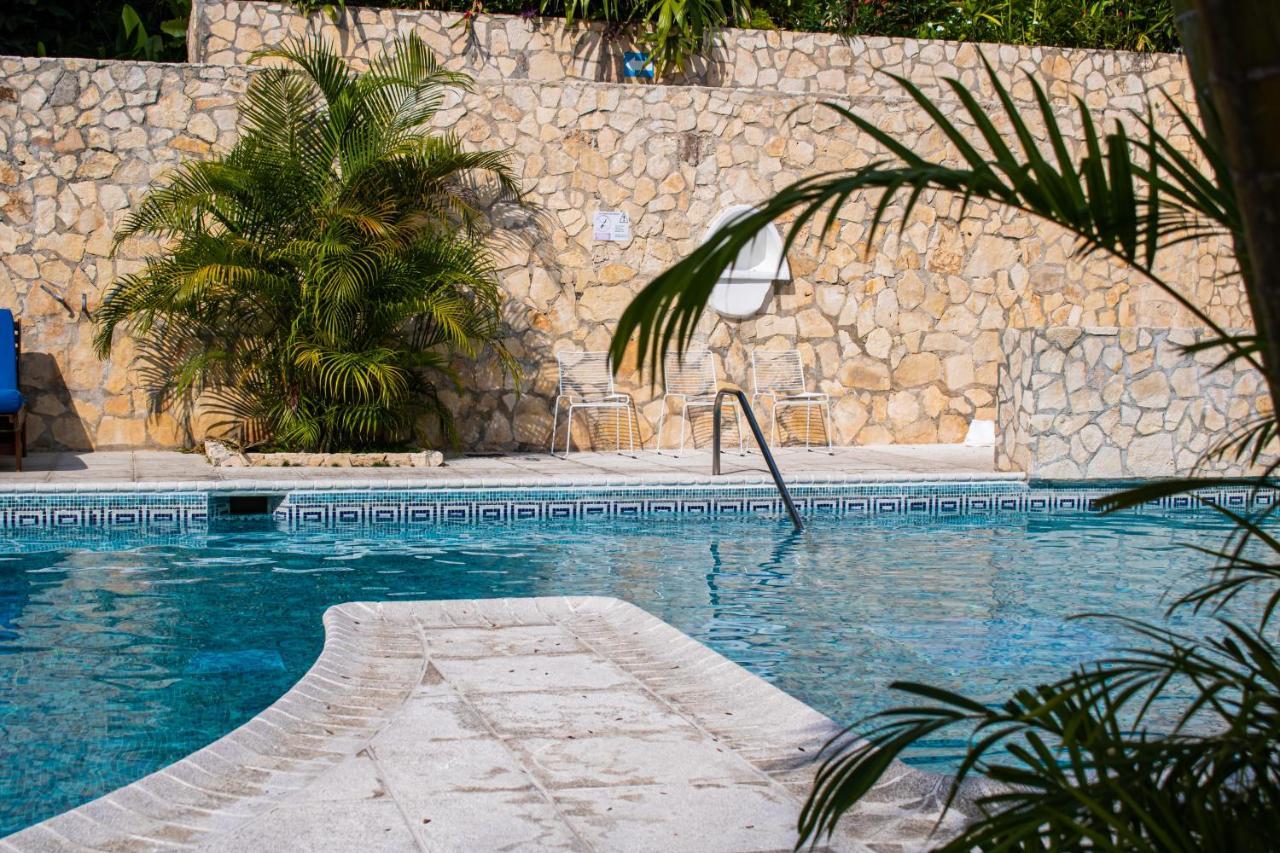 Camino Real Tikal‎ Hotel El Remate Kültér fotó