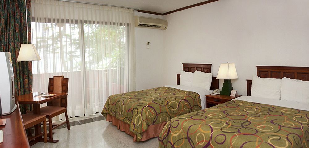 Camino Real Tikal‎ Hotel El Remate Kültér fotó
