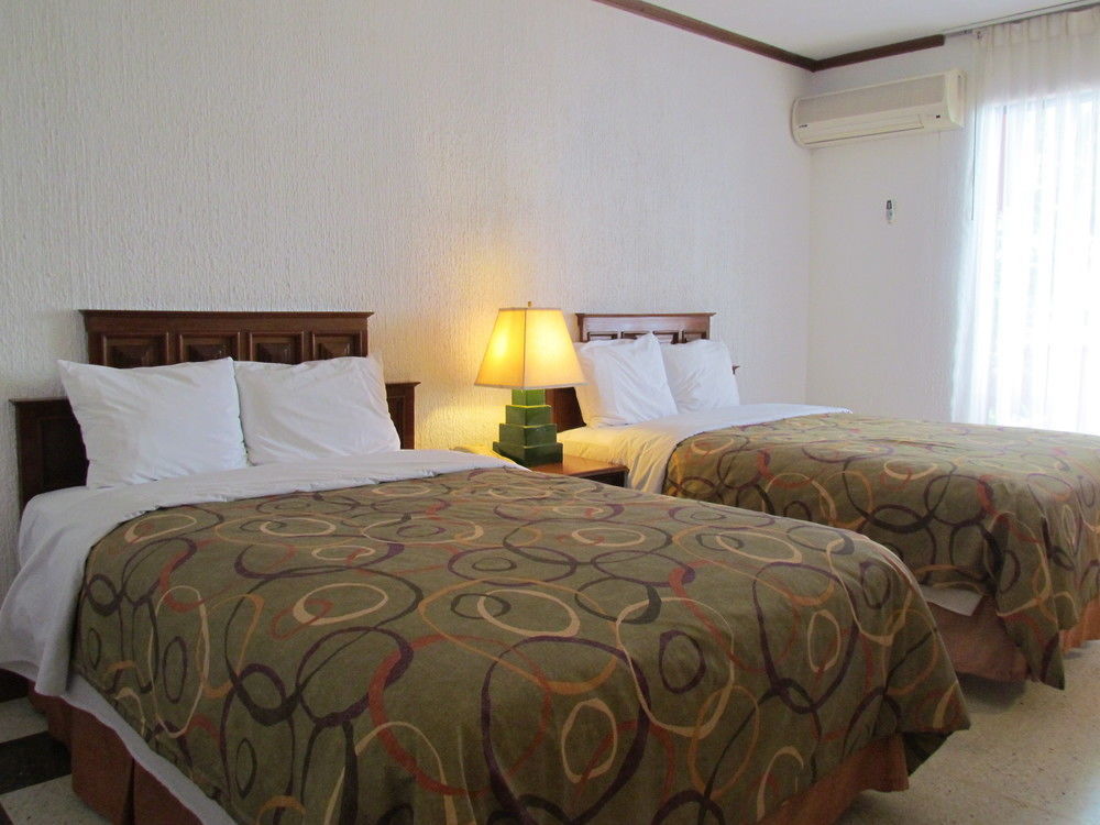 Camino Real Tikal‎ Hotel El Remate Kültér fotó