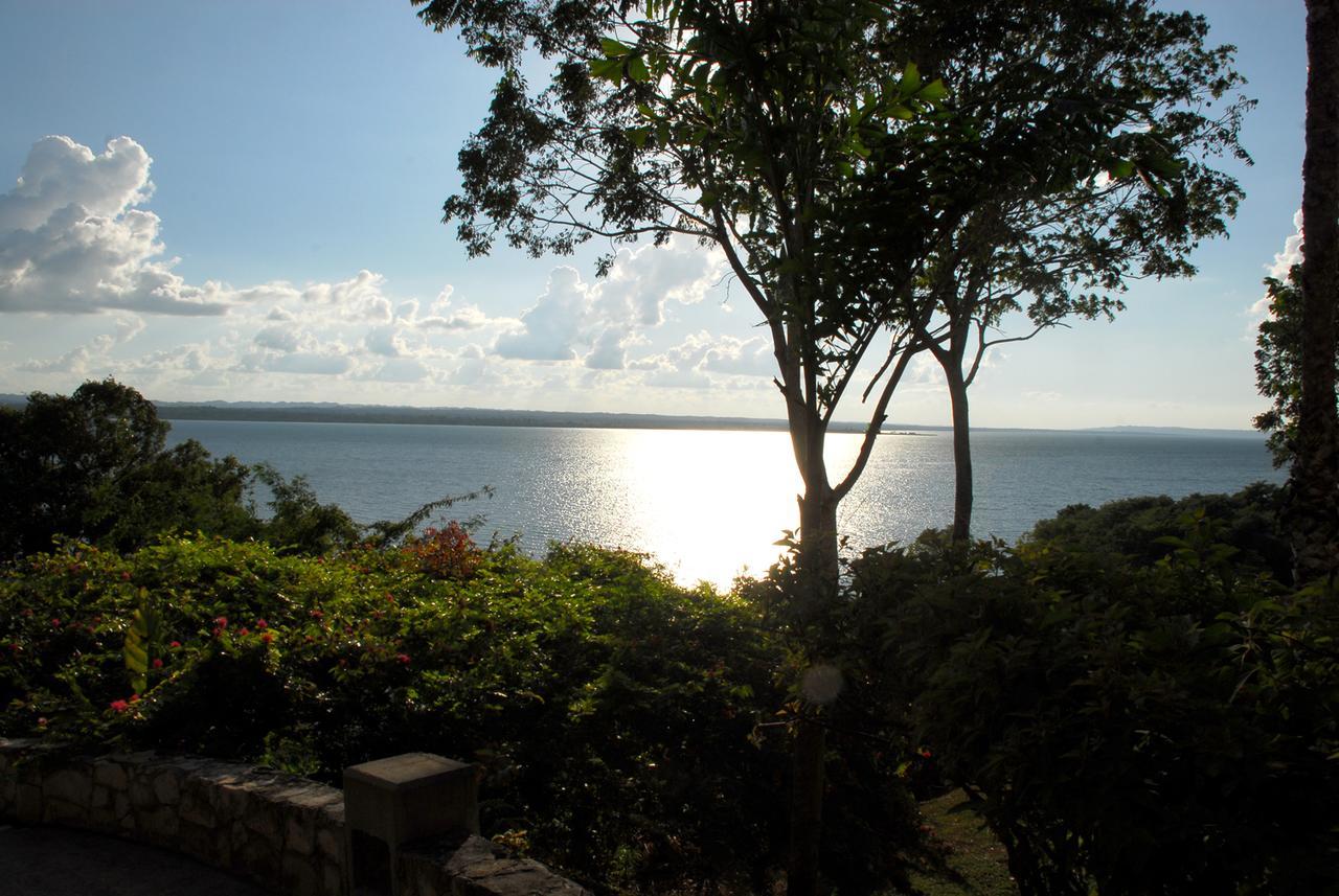 Camino Real Tikal‎ Hotel El Remate Kültér fotó